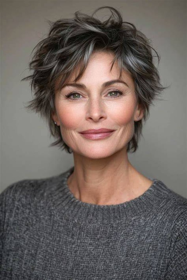 25 Trendy Short in Back Longer in Front Hairstyles for Women