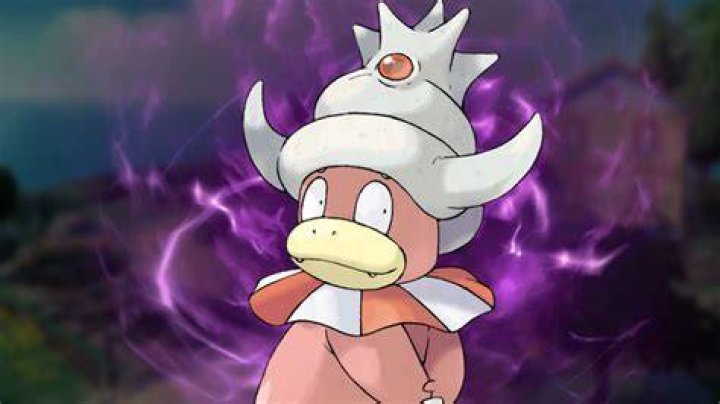 A Slowking looks behind itself while a purple energy gathers behind it. The blurred-out image in the background shows the Trainer's house in Paldea.