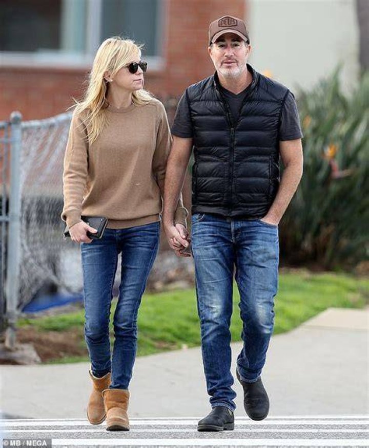 Anna Faris and Boyfriend Michael Barrett Are Engaged After 2 Years
