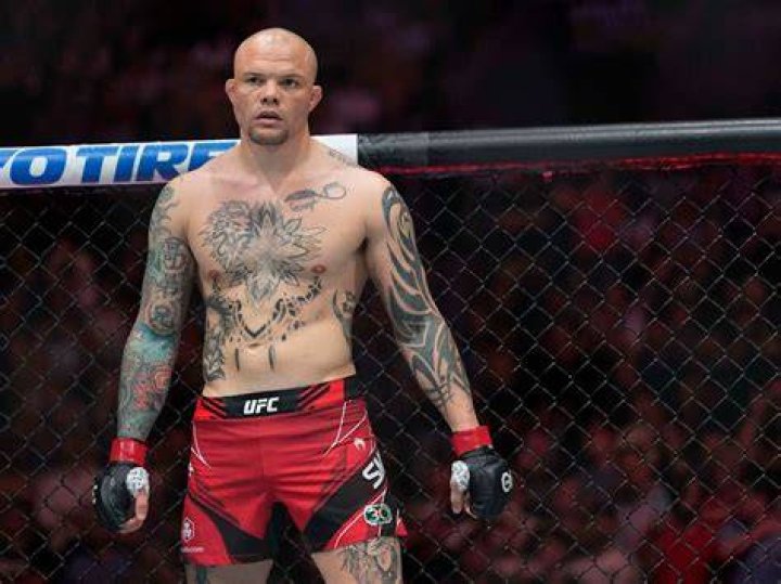 Anthony Smith