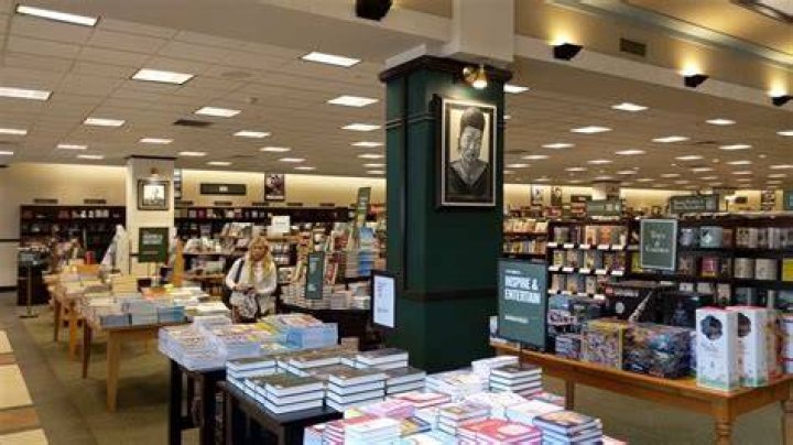 Barnes & Noble, 3981 U.S. 9, Freehold, NJ 07728, USA