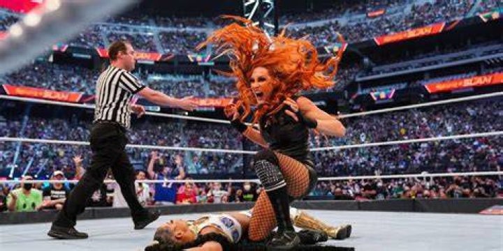 Becky Lynch Squashes Bianca Belair