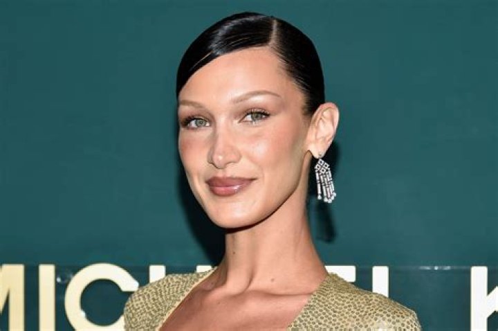 Bella Hadid: net worth, age, boyfriend, breakdowns, surgery, height, profiles Bella Hadid: net worth, age, boyfriend, breakdowns, surgery, height, profiles
