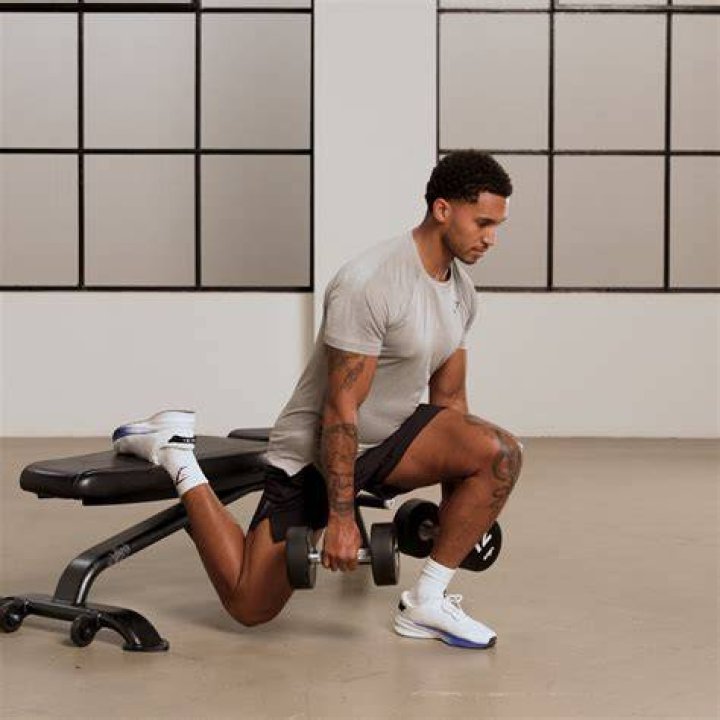 The Bulgarian Split Squat: How to Perform it with Perfect Form bulgarian split squat
