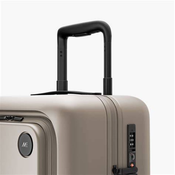 Carry-On Pro Plus Carry-On Pro Plus