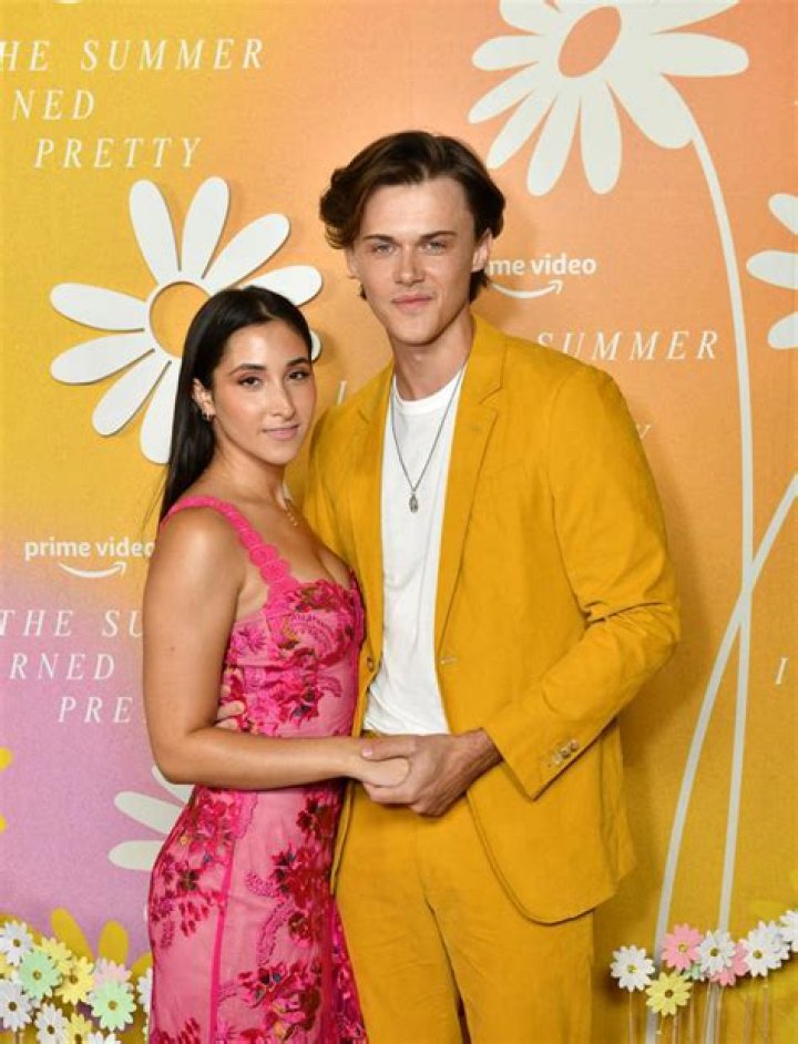Christopher Briney&rsquo;s Girlfriend Isabel Machado 5 Things to Know Us