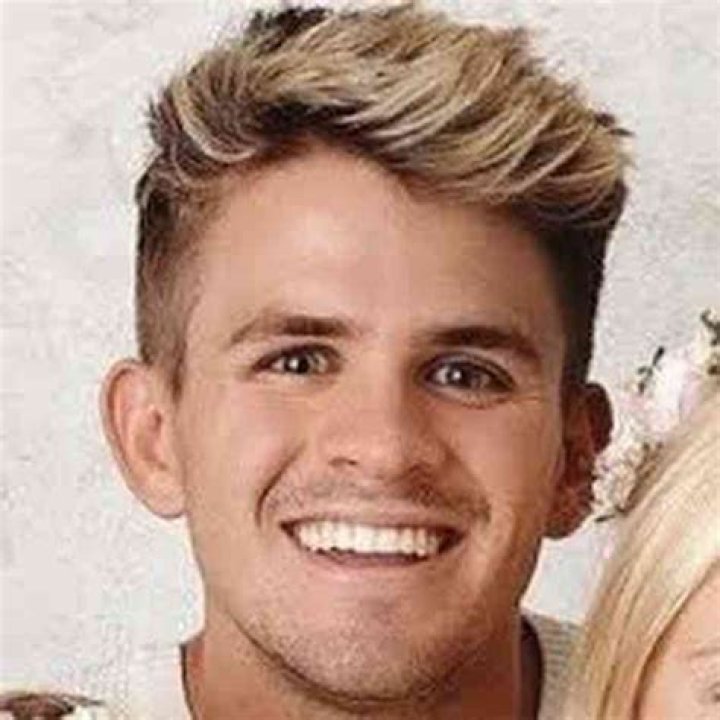 Cole LaBrant Height, Age, Net Worth, Wiki and More