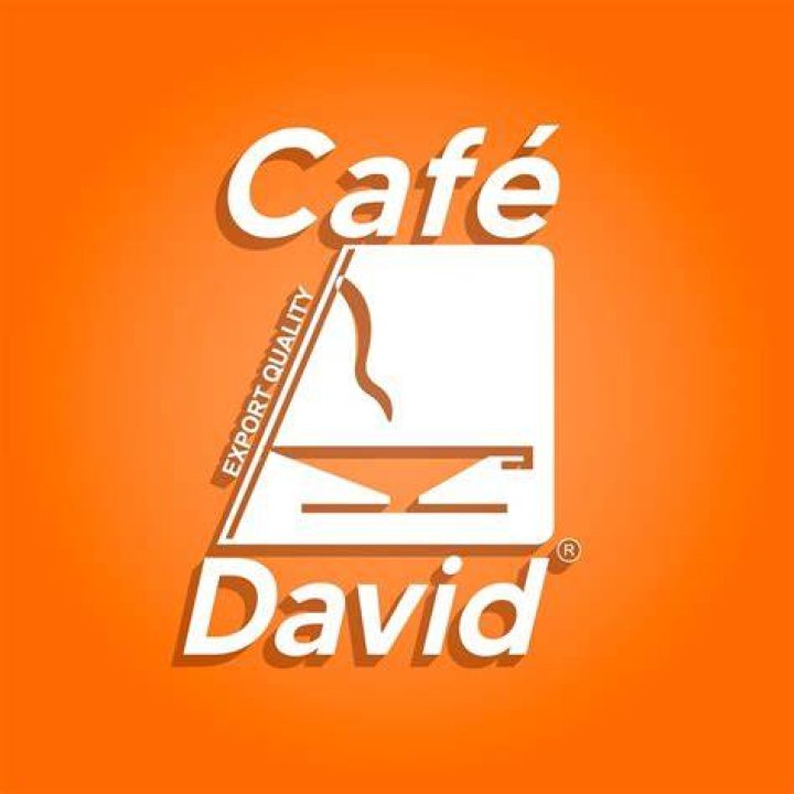 David and Stevie at Cafe Tropical in Schitt's Creek