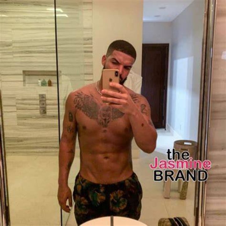 Drake Posts Shirtless Thirst Trap, Some Fans Think He's Had Work Done