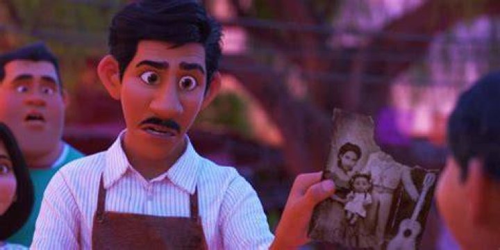Enrique Rivera in 2017's Coco