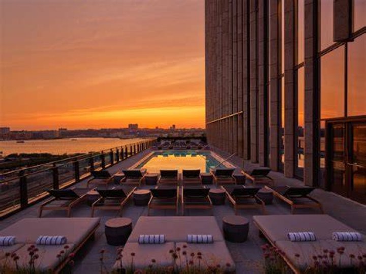equinox hotel, best hotels with sleep priority