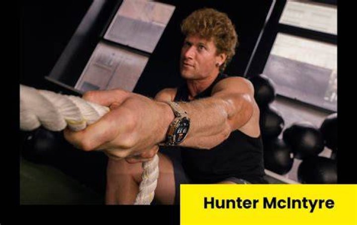 fitfluencer hunter mcintyre training for one of the fastest murphs ever