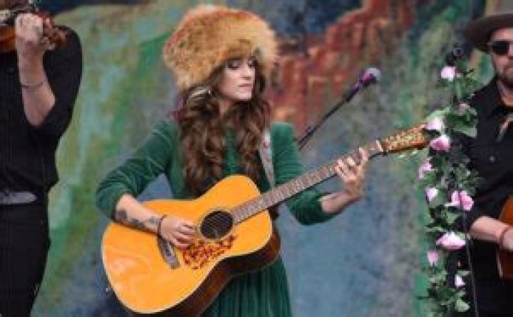 From Unhoused Busker to Headliner The Rise of Sierra Ferrell Saving