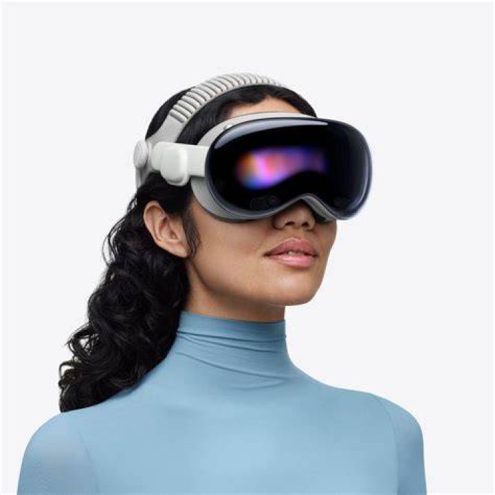 I Tried the New Apple Vision Pro