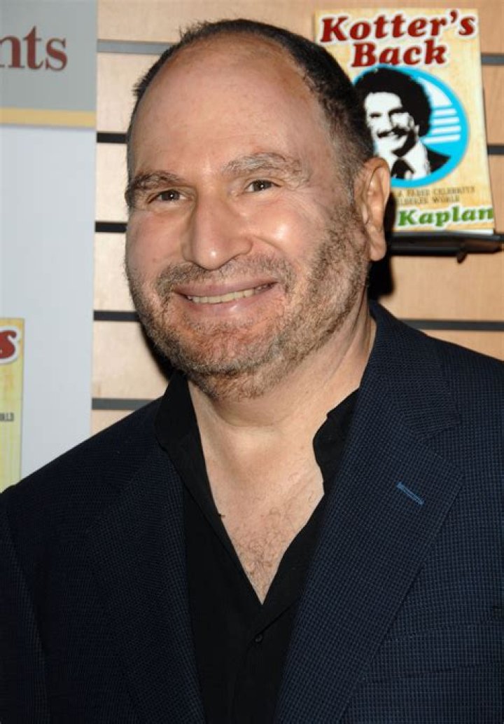 Is Gabe Kaplan Single?Details About His Affairs, Married Life And Children