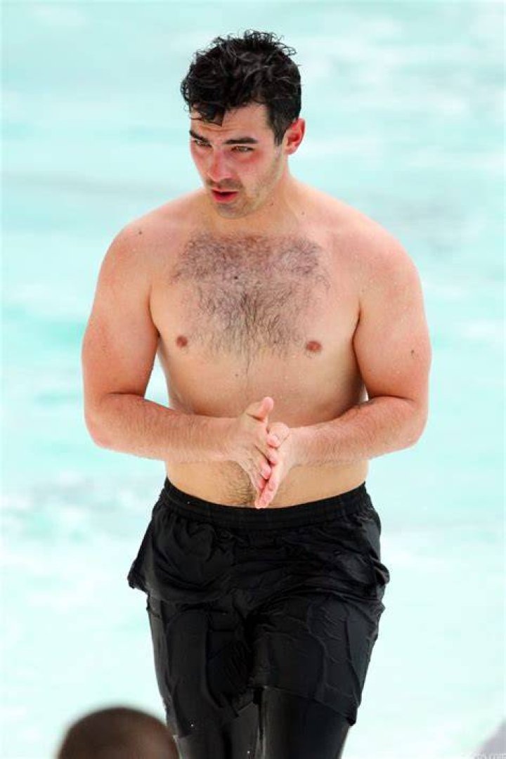 Joe Jonas Showed Off His Abs in a Shirtless Workout Video