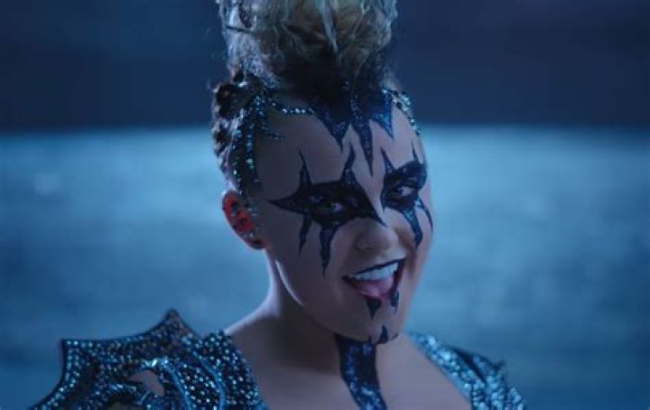 Karma Is Not JoJo Siwa's Girlfriend