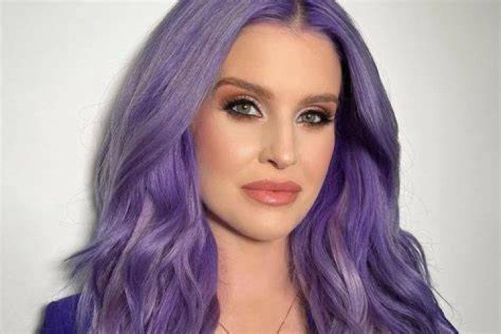 Kelly Osbourne Net Worth All About her Earnings & Wealth OtakuKart