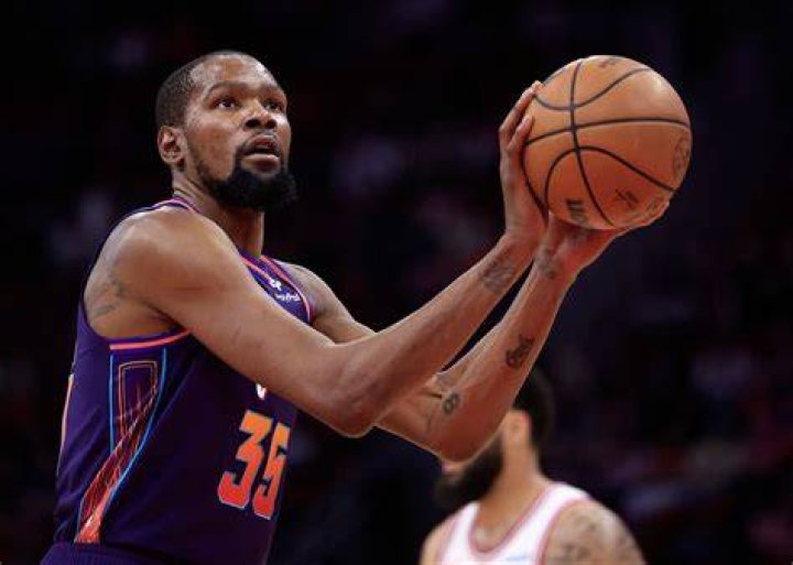 Kevin Durant's height, trade request, rings, age, net worth, shoes, twitter, cars, houses