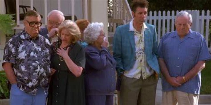 Kramer living at Del Boca Vista with Morty and Helen in Seinfeld