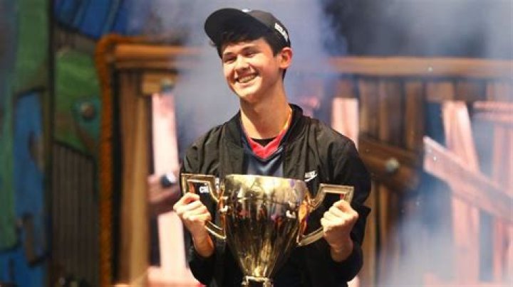 Kyle Giersdorf