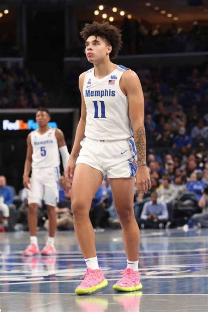 Lester Quinones height