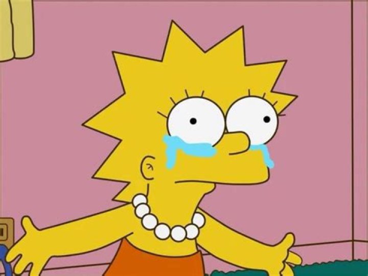 Lisa crying in a sunhat on RHOM