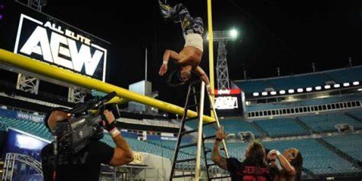 Matt Jackson Dives