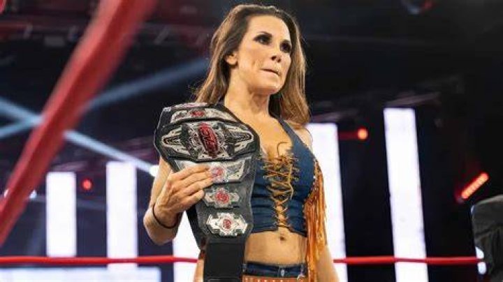 Mickie James deathmatch Cropped