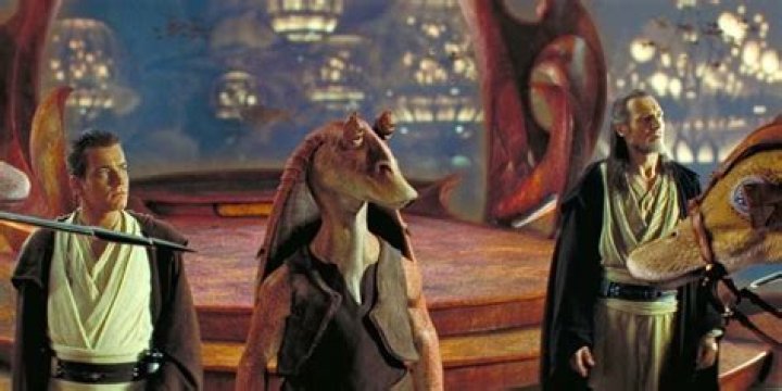 Obi-Wan, Qui-Gon, and Jar Jar in The Phantom Menace