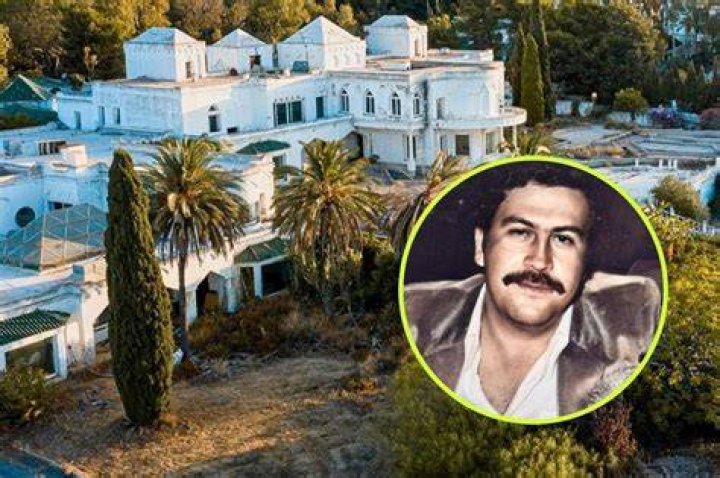 Pablo Escobar, left, 41yearold billionaire leader of the Medellin