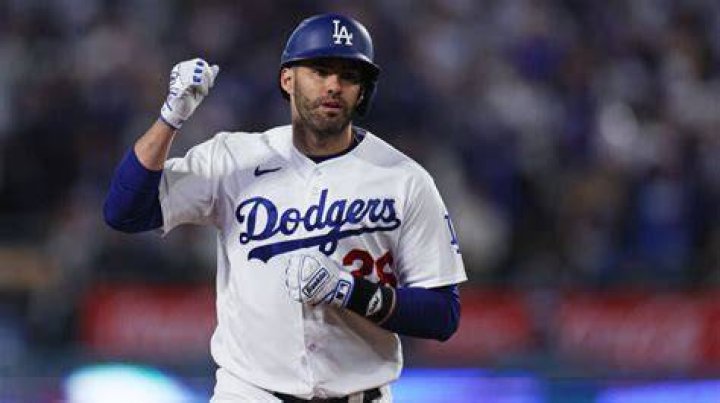 Reports link J.D. Martinez to Arizona Diamondbacks