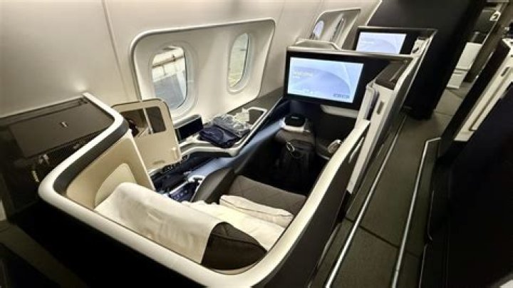 Review British Airways First Class on the A380 LHRORD