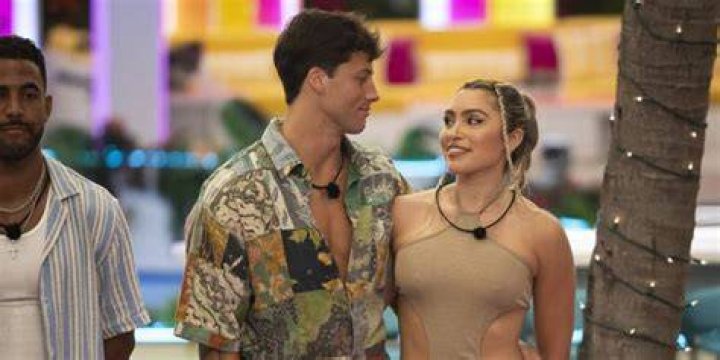 Rob and Leah&rsquo;s Relationship Gets Heated on &lsquo;Love Island USA&rsquo; and Not
