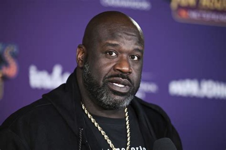 Shaquille O'Neal Dunks