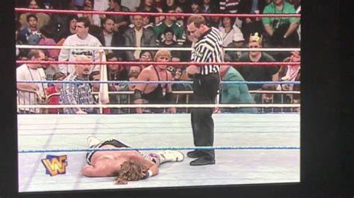 Shawn Michaels Passes Out 