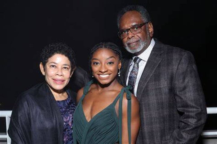 Simone Biles parents name, age, children, net worth