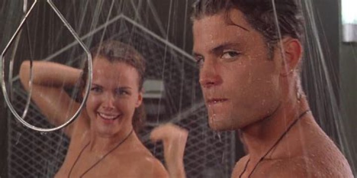 starship troopers shower