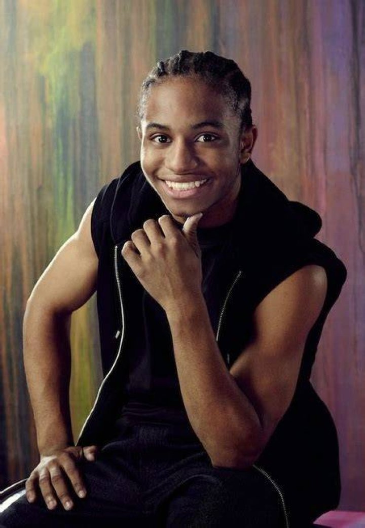 SYTYCD winner FikShun Stegall does hip hop on Chikni Chameli. Watch