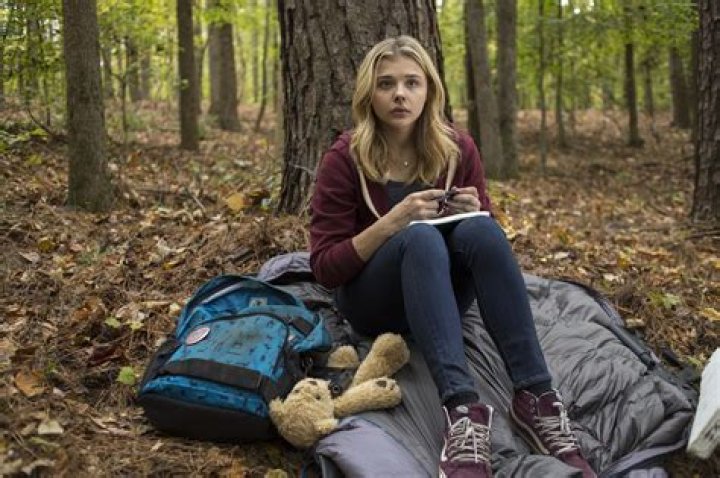 The 5th Wave's Alex Roe Talks Filming His Own Stunts, His Celeb Crush