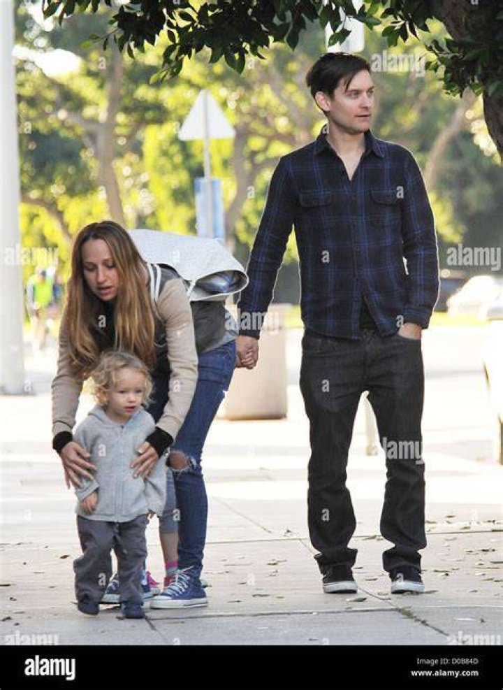 Tobey Maguire with his family 