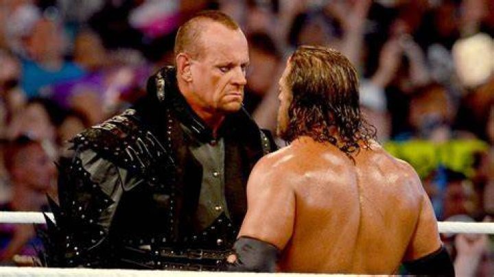 Triple H vs The Undertaker (Super Show-Down, 2018) Cropped