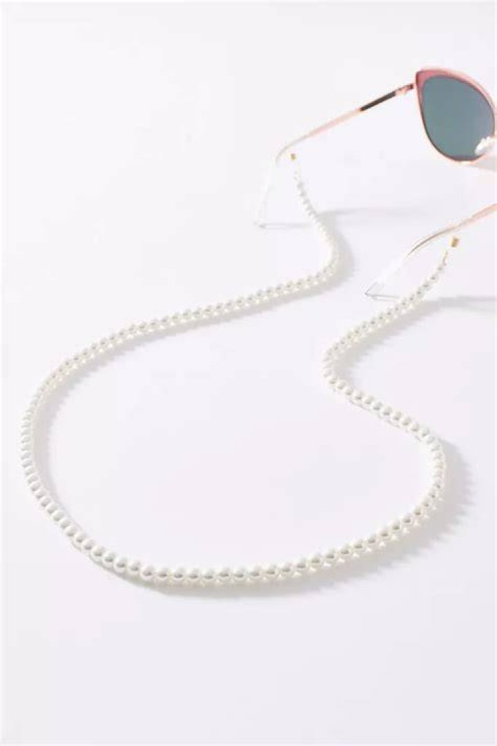 tuckernuck pearl sunglasses chain for a 30th anniversary gift