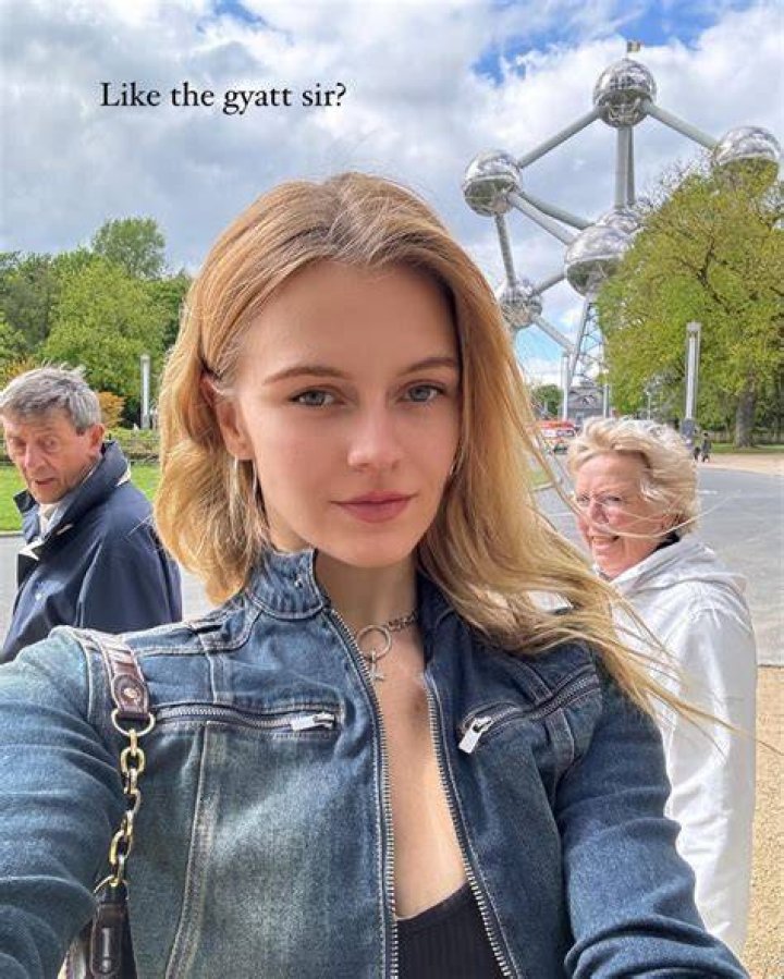 Vera Dijkmans Dresses as Stella for Halloween BootymotionTV