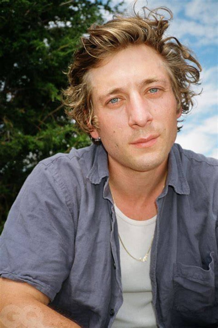 Where does Jeremy Allen White live? Net Worth, Height, Tattoo